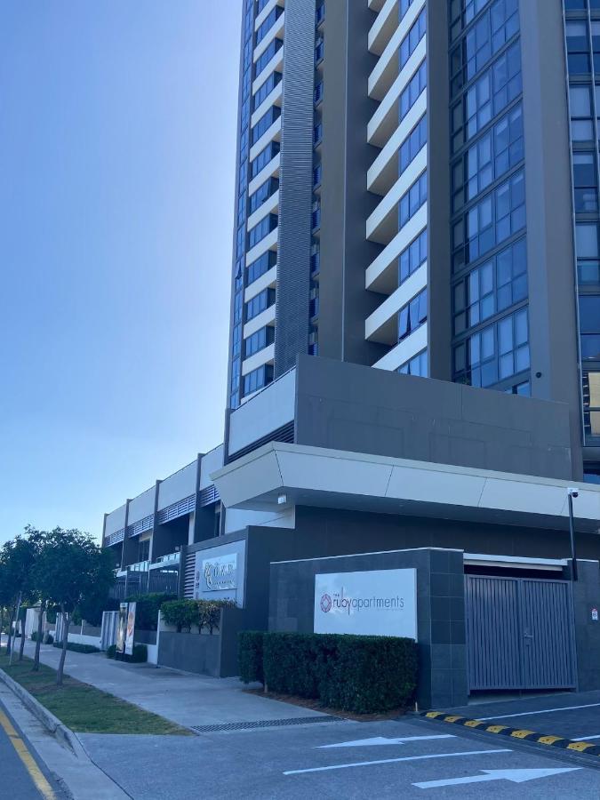 Private In Ruby-2 Bedroom 2 Bath Apartment Gold Coast